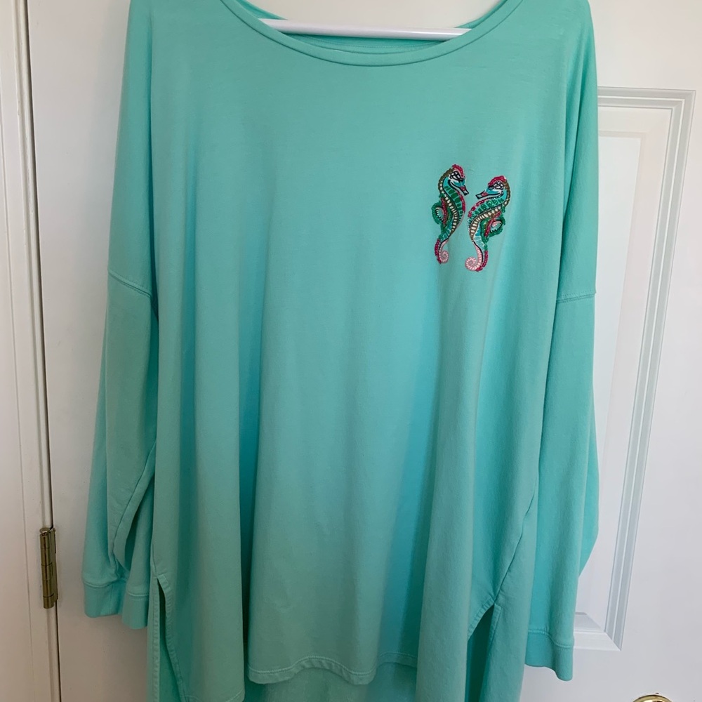Beautiful long sleeved top